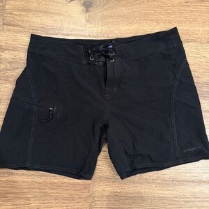 Patagonia Wavefarer Women’s Nylon Board Shorts Medium Black EUC